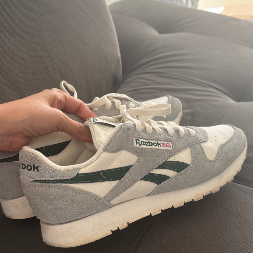 Reebok Men's Gray and White Sneakers with Green Accents